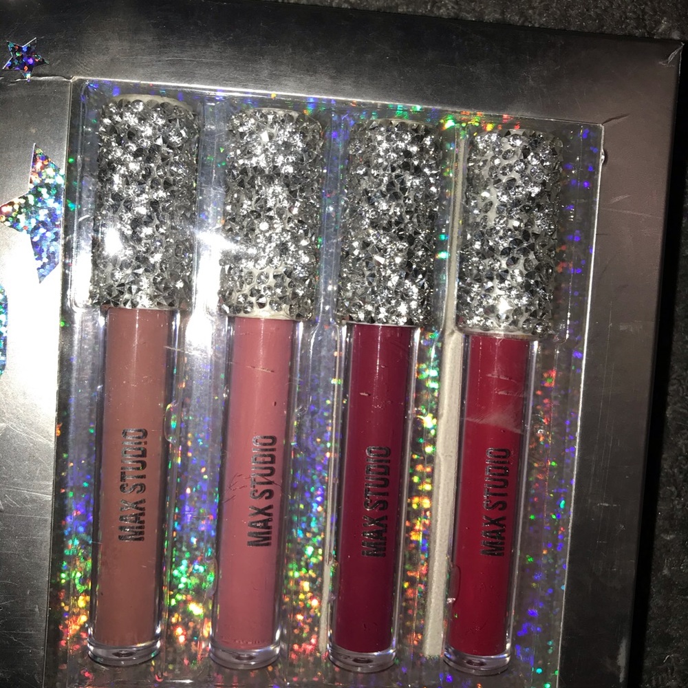 NIB Max Studio Liquid Lipstick Set